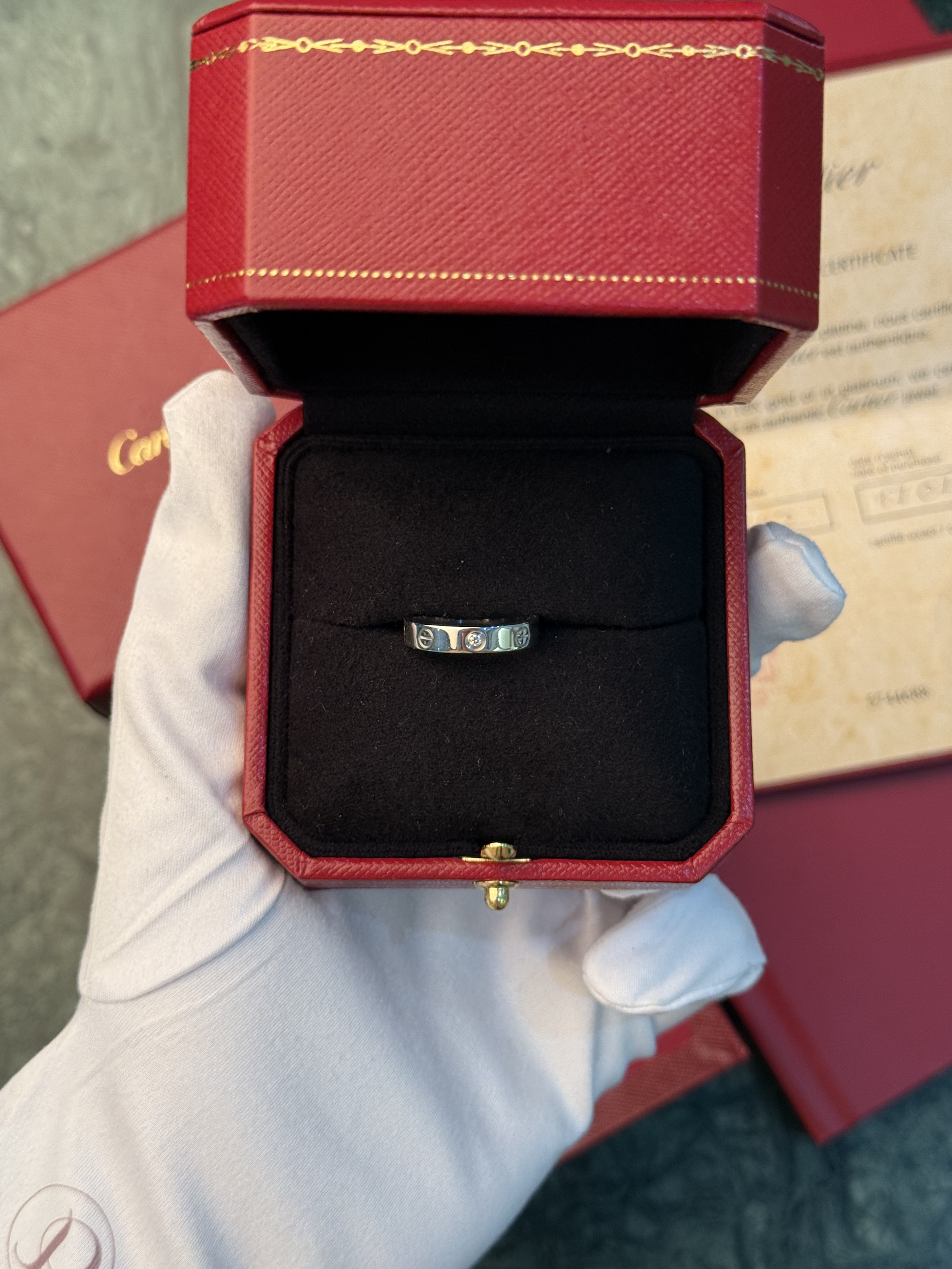 Кольцо c бриллиантом Cartier Love SMALL MODEL