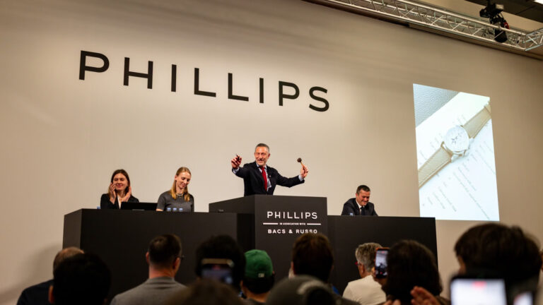 Стальные Patek Philippe Ref.1518 проданы за CHF 14,190,000